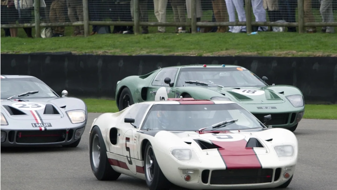Kenny Bräck vs GT40 : Fight à Goodwood sous la pluie...! 1