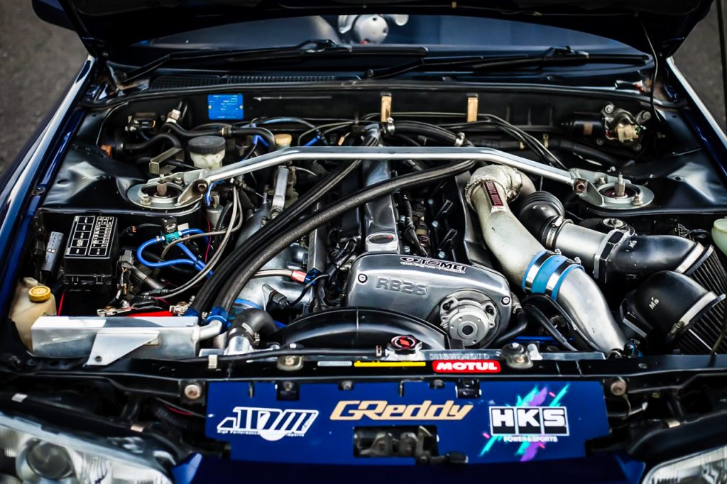 Nissan Skyline R32 GT-R : Blue Godzilla 14
