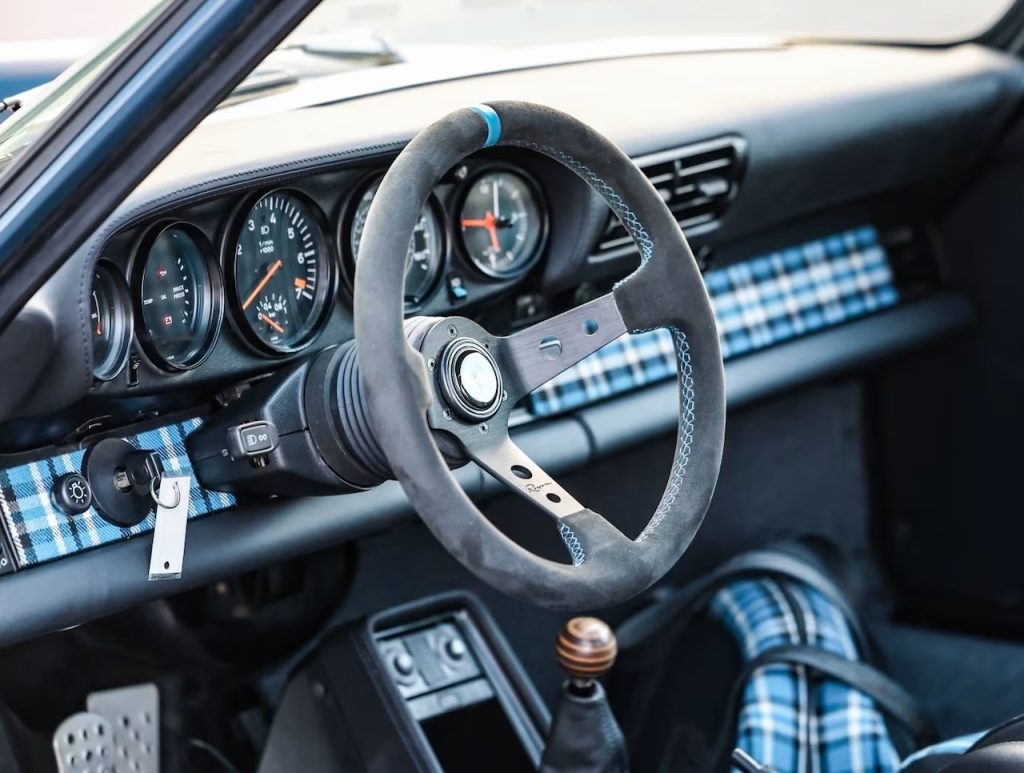 '86 Porsche 930 Turbo 3.3 l de 500 ch - Custom signé Ida Automotive 18