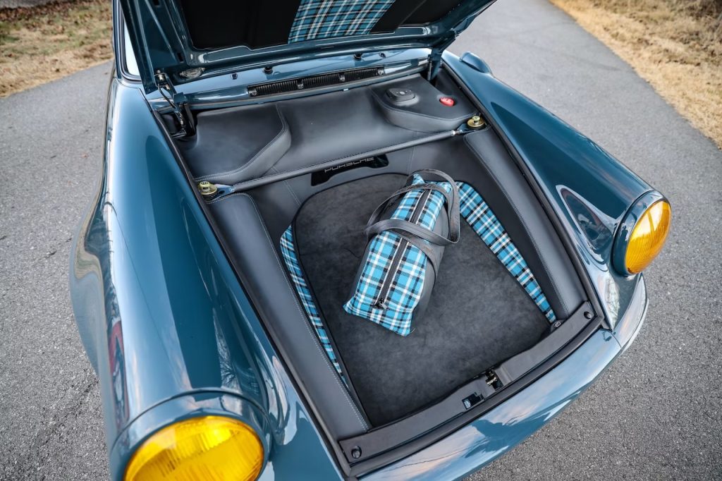 '86 Porsche 930 Turbo 3.3 l de 500 ch - Custom signé Ida Automotive 24