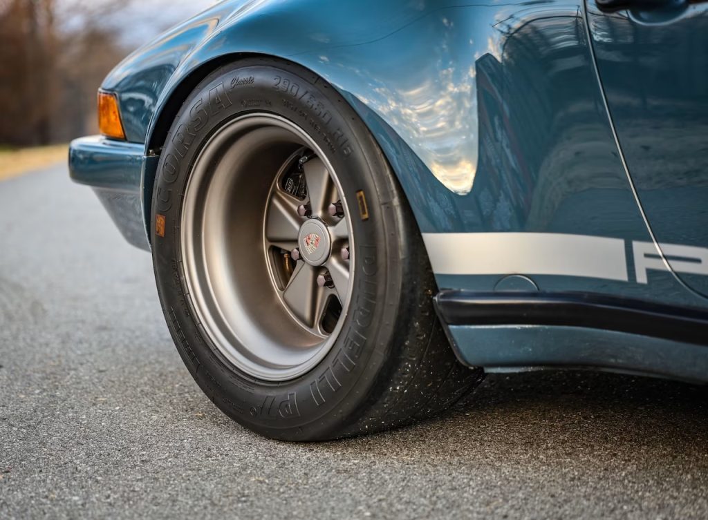 '86 Porsche 930 Turbo 3.3 l de 500 ch - Custom signé Ida Automotive 9