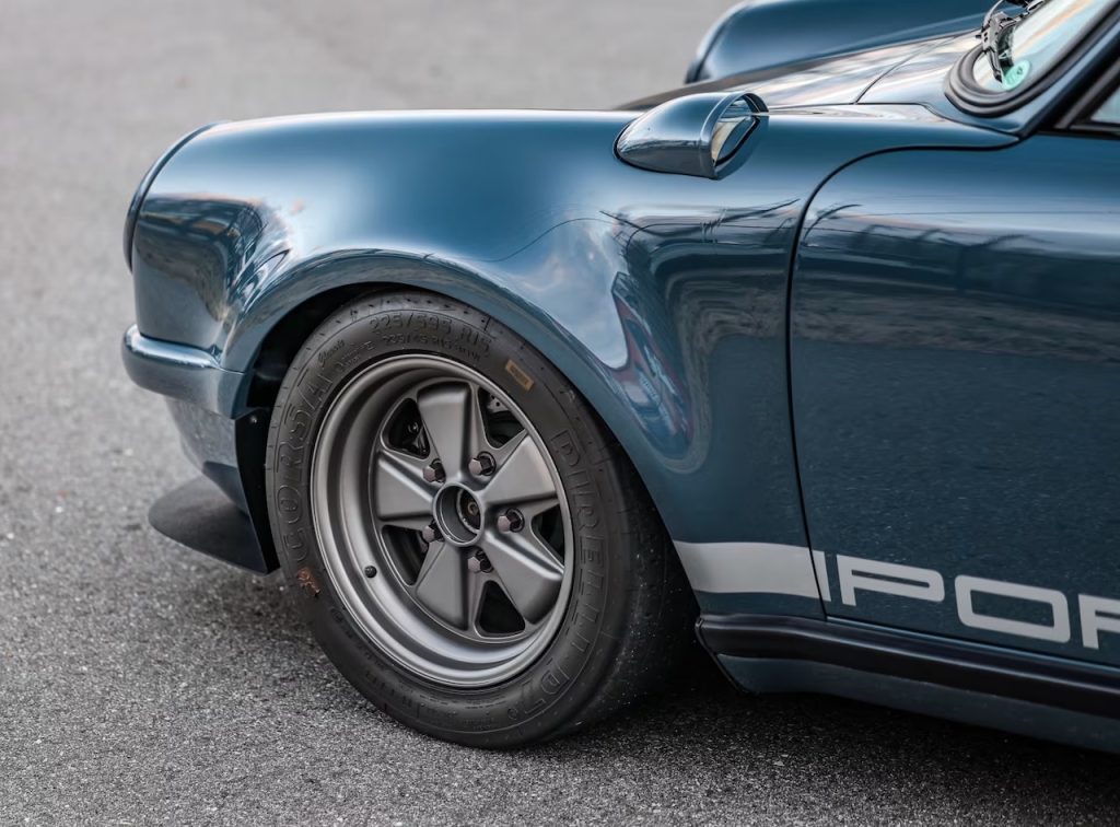 '86 Porsche 930 Turbo 3.3 l de 500 ch - Custom signé Ida Automotive 7
