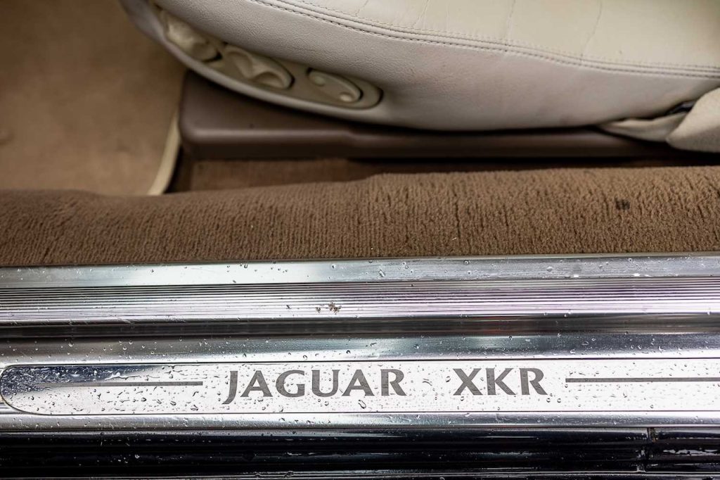 '98 Jaguar XKR Paramount Performance Donington - Félin sous hormones ! 22