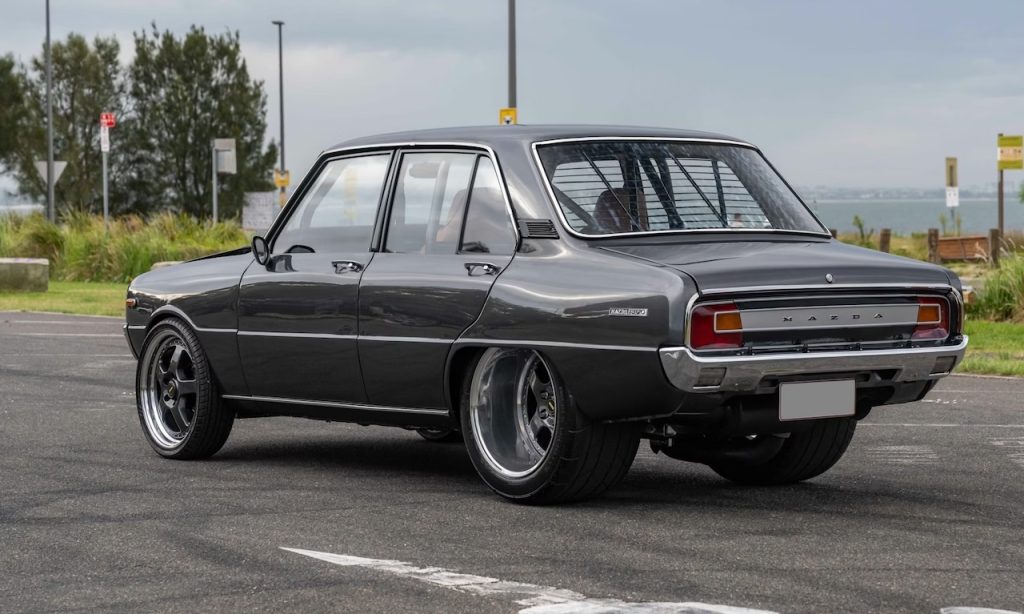 '75 Mazda Familia Presto 1300... Effrayante en 20B de 945 ch ! 3
