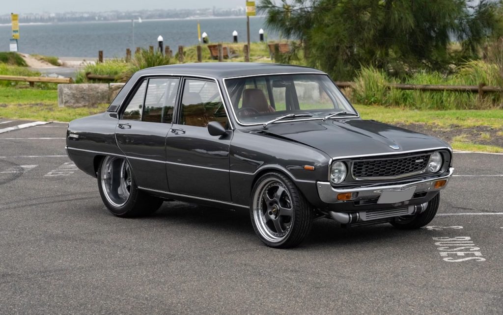 '75 Mazda Familia Presto 1300... Effrayante en 20B de 945 ch ! 2