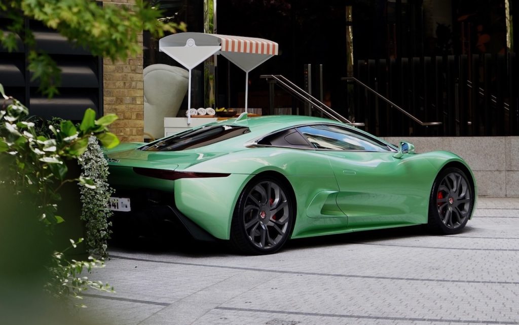 Jaguar C-X75 by Callum - Street legal sur mesure... 8
