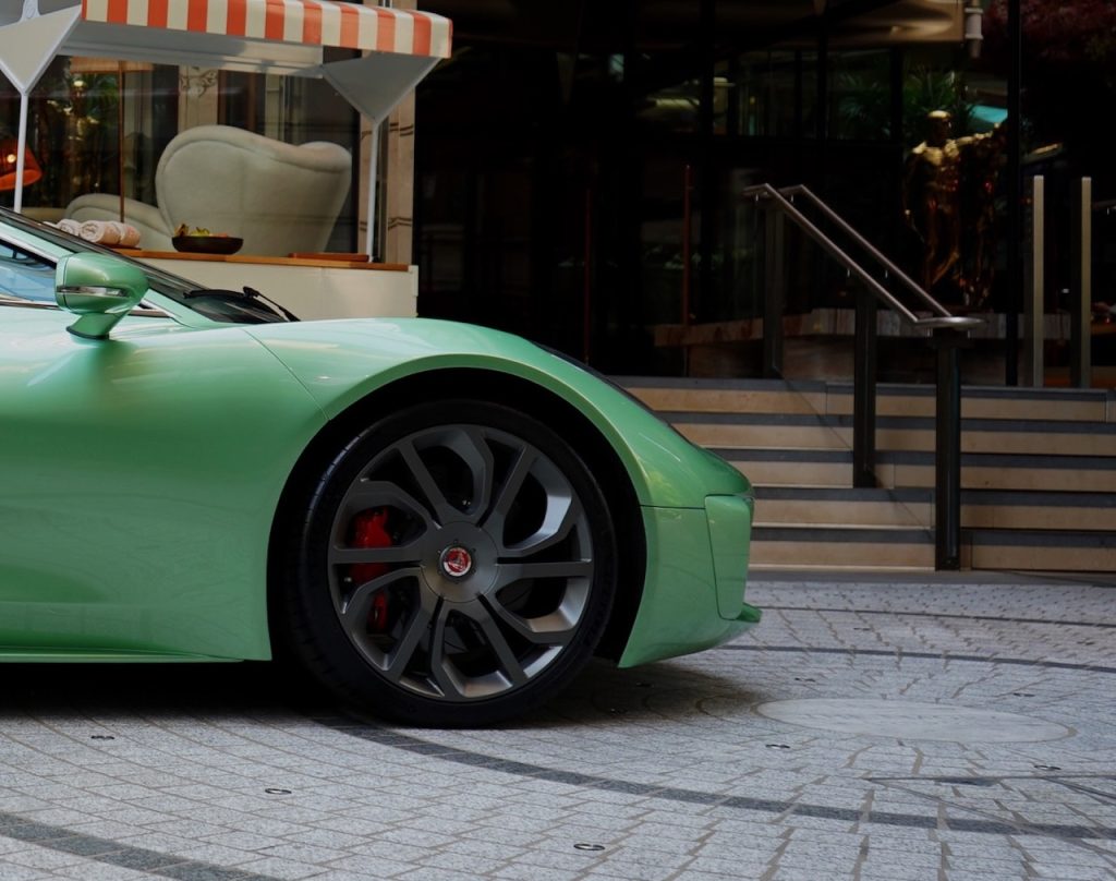 Jaguar C-X75 by Callum - Street legal sur mesure... 13
