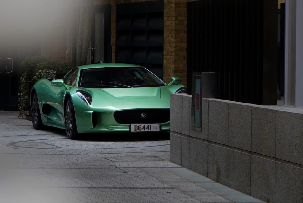 Jaguar C-X75 by Callum - Street legal sur mesure... 3