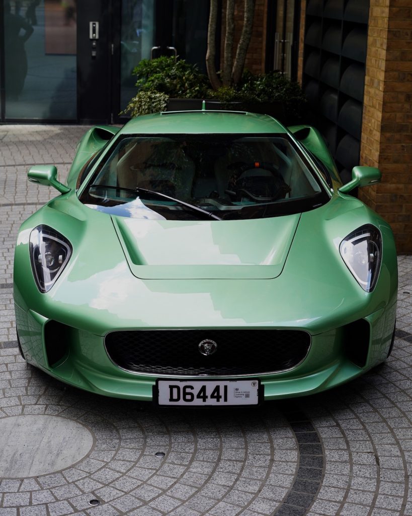 Jaguar C-X75 by Callum - Street legal sur mesure... 4