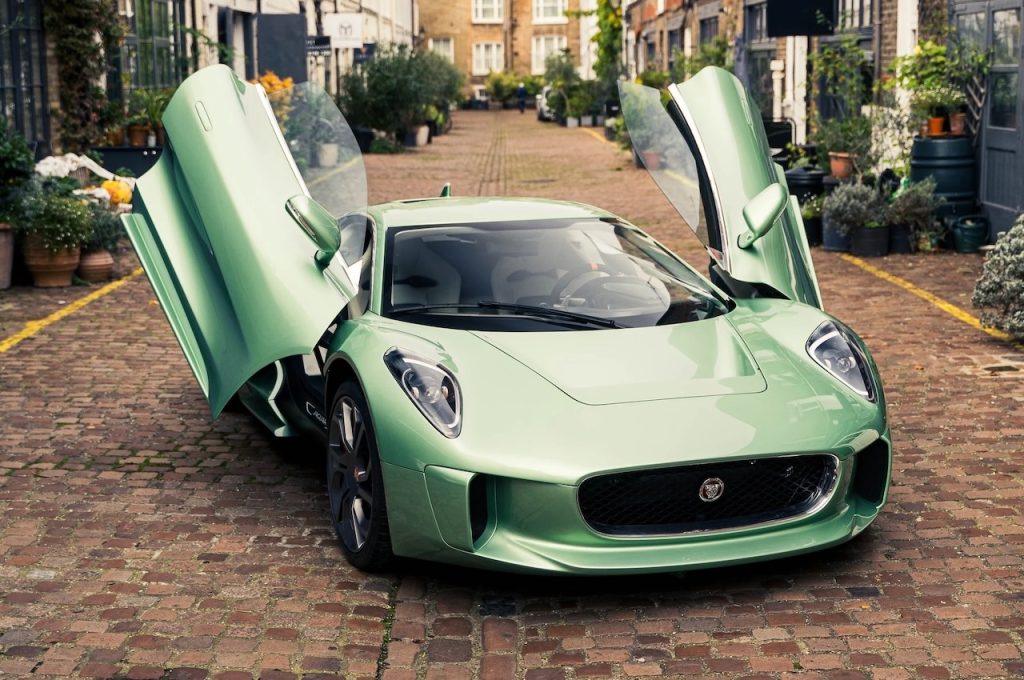 Jaguar C-X75 by Callum - Street legal sur mesure... 9