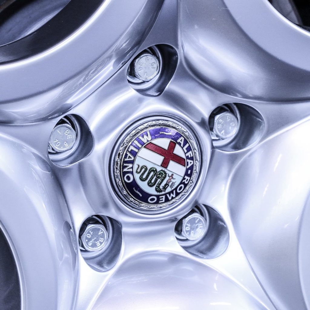 Touring Superleggera Disco Volante - L'Alfa 8C version Miss Univers ! 12