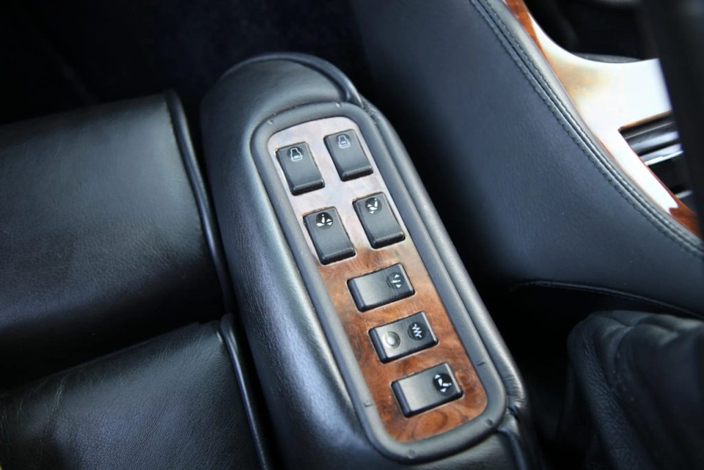 '95 Aston Martin Vantage V550 - Vade Retro ! 24
