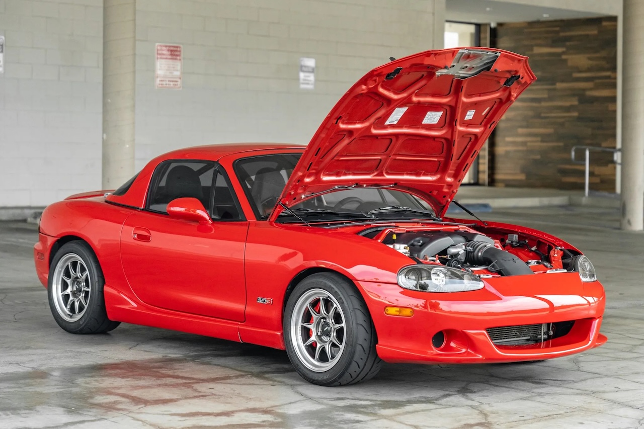 2002 Mazda MX5 V8 LS3 - Quand la danseuse devient boxeuse ! 1 2002 Mazda MX5 V8 LS3 - Quand la danseuse devient boxeuse ! 1