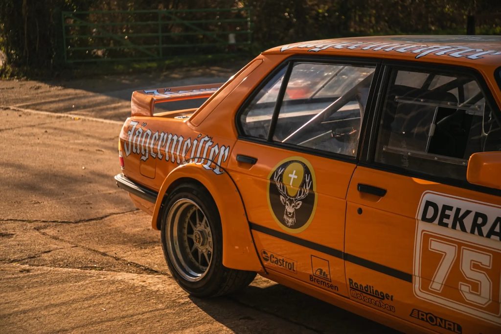'87 BMW 520i devenue M5 Jägermeister... Apérooooo ! 12