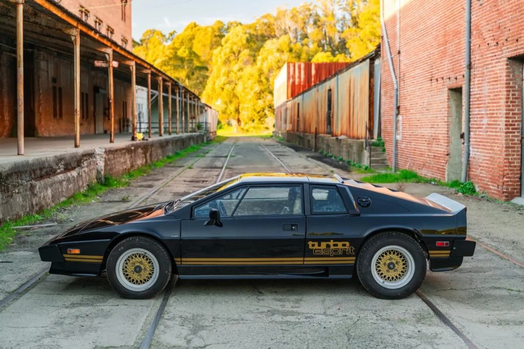 Lotus Esprit - De la S1 à la V8... 26
