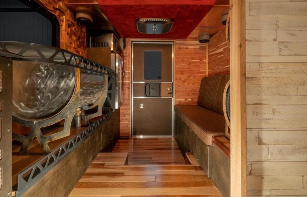 #SEMA 2019 : Brown Sugar Camper - Le camping Chevy C20 version lowww... 11