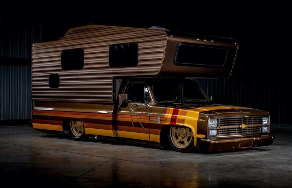 #SEMA 2019 : Brown Sugar Camper - Le camping Chevy C20 version lowww... 2
