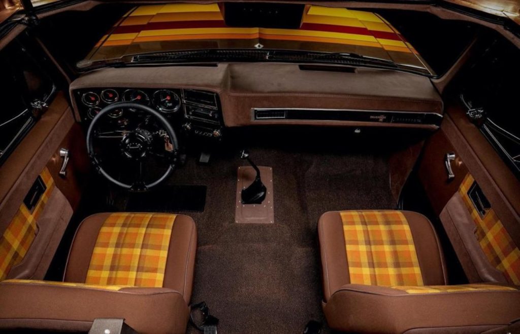 #SEMA 2019 : Brown Sugar Camper - Le camping Chevy C20 version lowww... 6